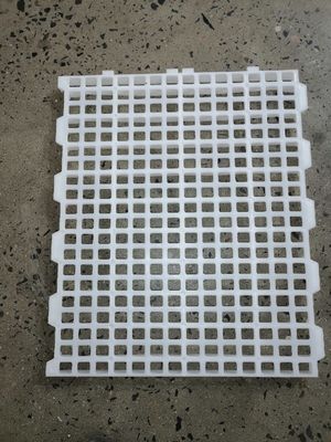 Coop grid floor,  A floor that leaks chicken manure through the grille