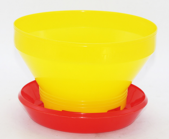 Biały podajnik i poidło dla drobiu PP Automatyczne poidła i podajniki dla kurczaków 3