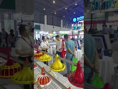 Automatyczne urządzenie do karmienia drobiu z 1-99 g materiału z tworzywa sztucznego