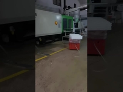 Biała podłoga z listew drobiowych o wysokiej trwałości